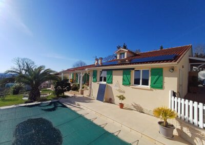 Alimentation via panneaux